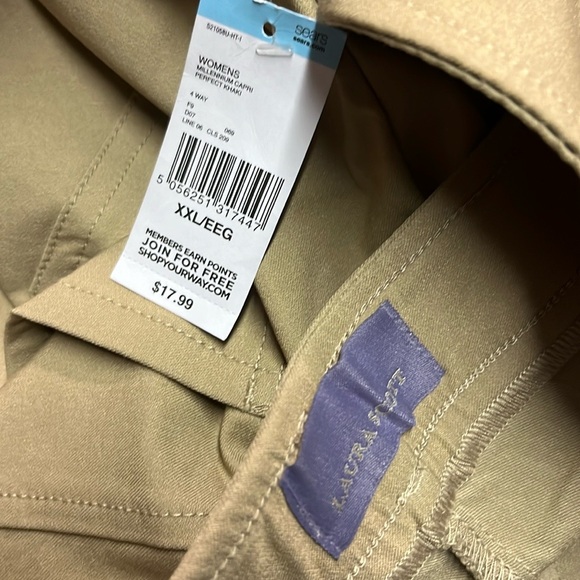 🛍6 for $35 • NWT Laura Scott Perfect Khaki Casual Pull On Millennium Capri Pant - Picture 12 of 13